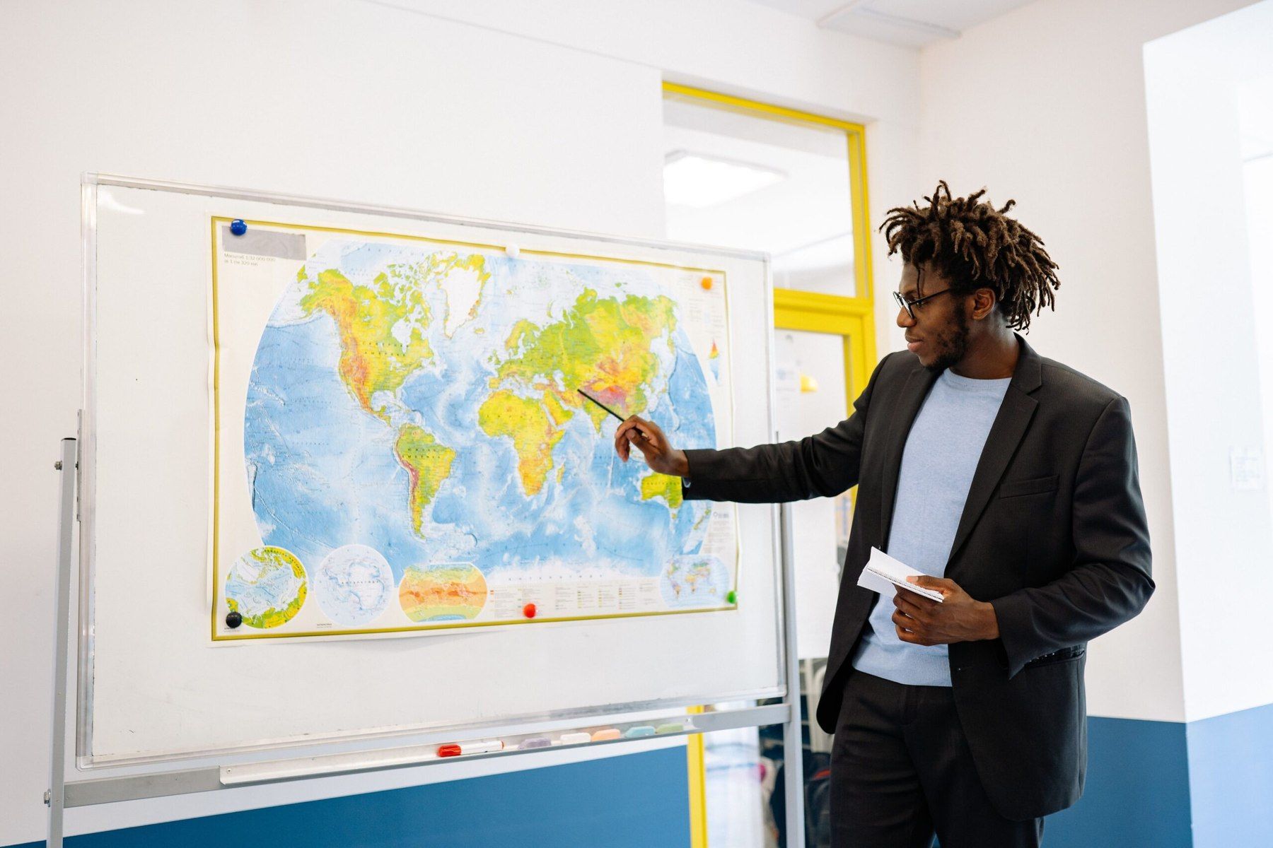 How to Get a Global Business Management Degree UK Without A-Levels